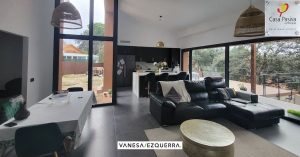 Casa pasiva entre encinas